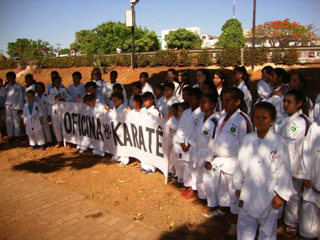 Alunos de karatê do Projeto de Guaraí