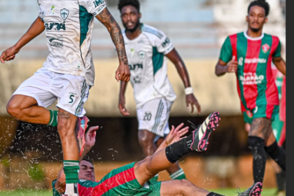 Jogador do União ficou deitado no chão: Guaraí 10 x 0 União de Palmas - Fotos: Elenilson Garcia/Divulgação